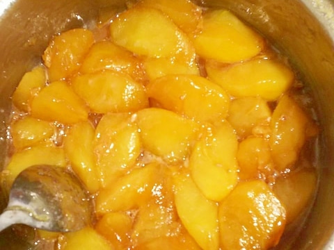 水飴で作るツヤツヤなリンゴのコンポート